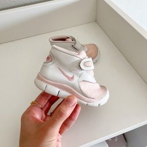 SUPER CUTE Nike Play Baby Shoes 🤍